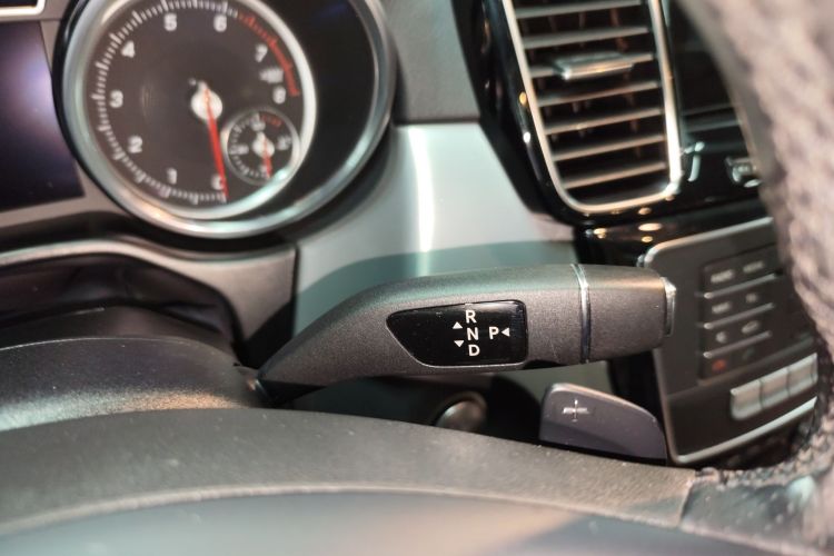 奔驰GLE轿跑 2015款 GLE 320 4MATIC 轿跑SUV局部细节18