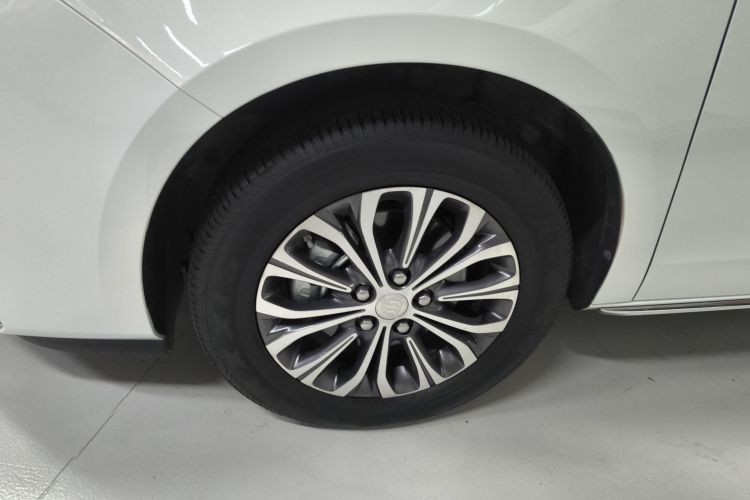 别克GL8 2023款 改款 陆上公务舱 豪华型车身外观6007