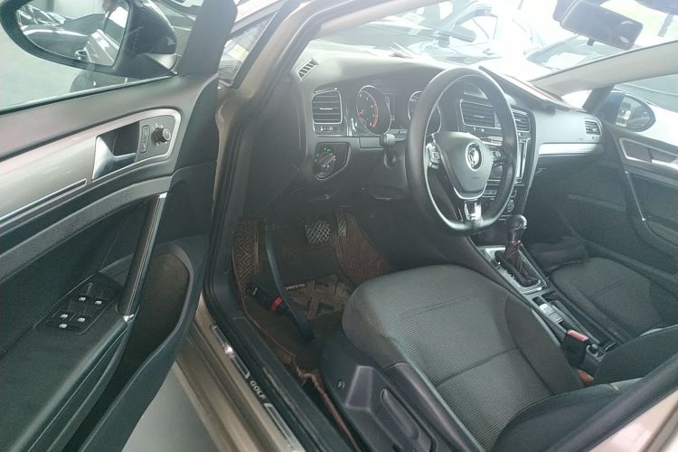 大众 高尔夫 2019款 280TSI DSG舒适型 国VI中控内饰20