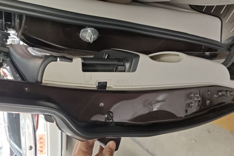 别克GL8 2020款 ES陆尊 653T 舒适型中控内饰45