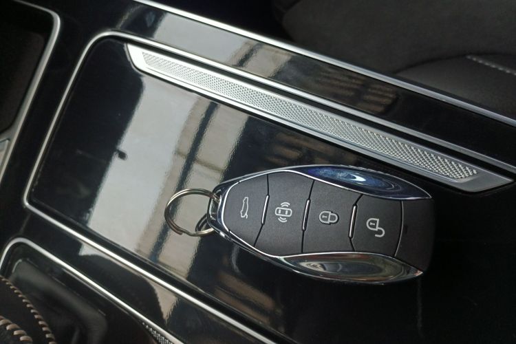 红旗HS5 2023款 2.0T 旗享Pro版中控内饰7001