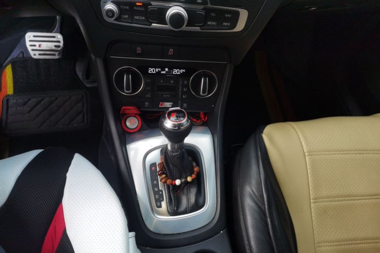 奥迪Q3 2016款 30 TFSI 标准型中控内饰18