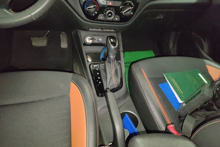 现代 悦纳RV 2017款 1.4L 自动活力版SPORT 国V局部细节18