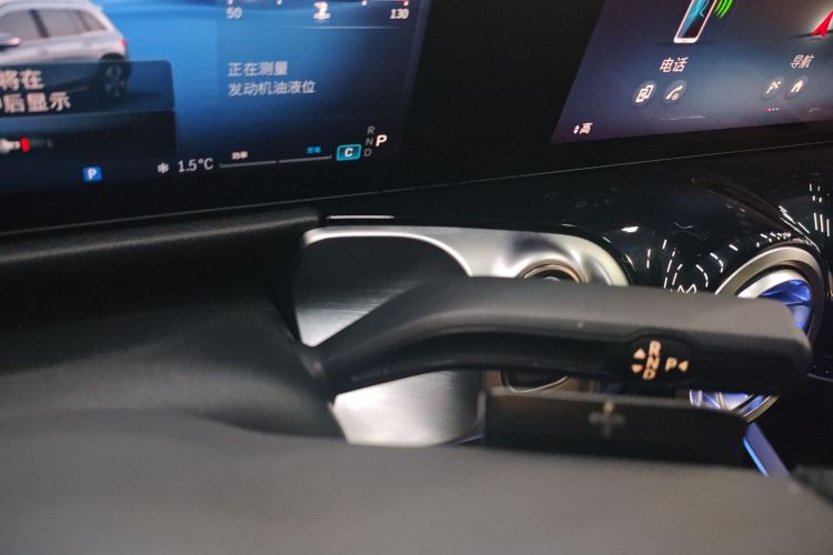 奔驰GLB 2024款 GLB 220 4MATIC局部细节18