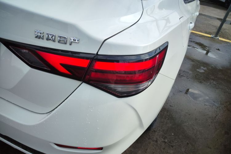 日产 轩逸 2021款 1.6L XL CVT悦享版车身外观9