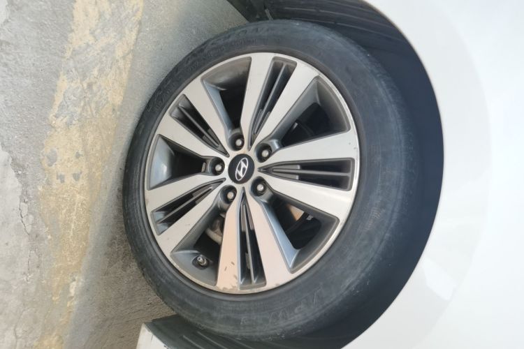 现代 名图 2014款 1.8L 自动尊贵型DLX车身外观10