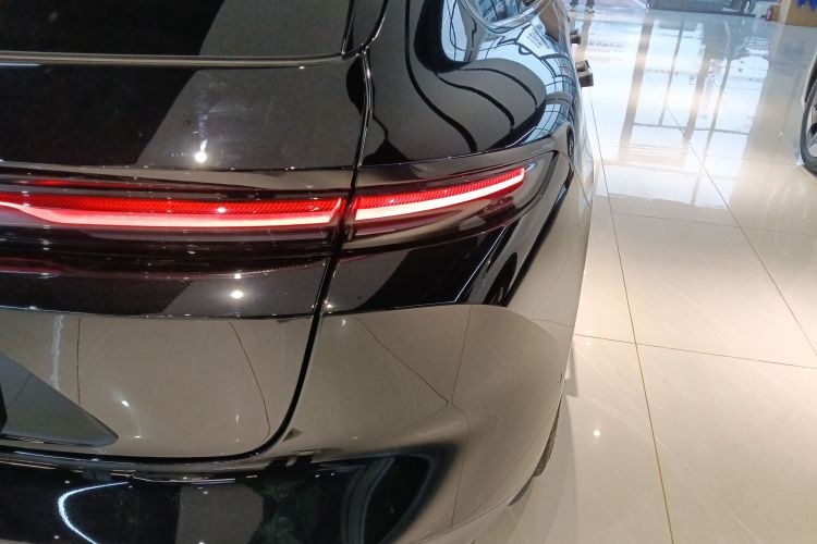 蔚来ET5T 2024款 75kWh Touring车身外观9