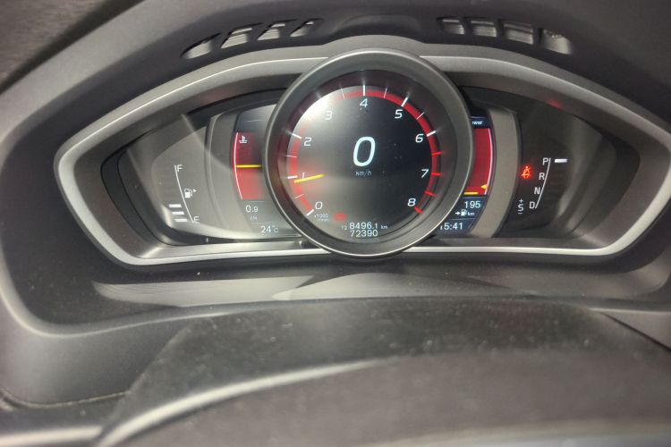 沃尔沃V40 2016款 T3 智逸版中控内饰15