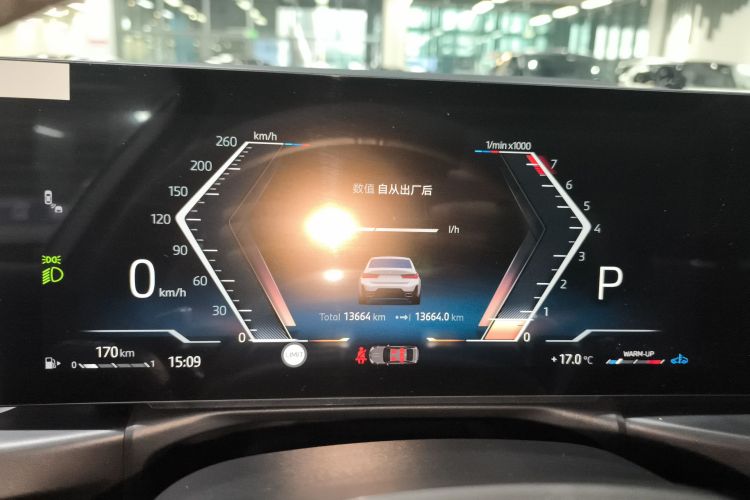 宝马3系 2025款 325i M运动套装中控内饰14