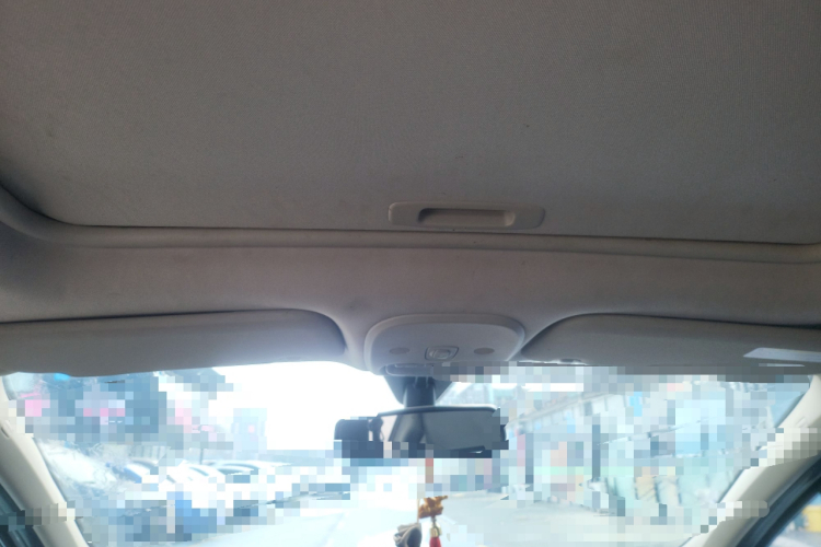 标致308 2014款 乐享版 经典 1.6L 手动风尚型中控内饰22