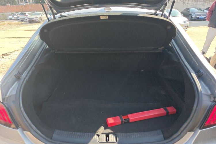 名爵6新能源 2020款 1.5T 混动领潮风尚版机舱底盘23