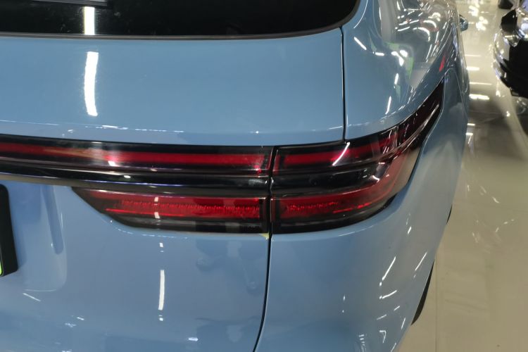 理想汽车 理想ONE 2021款 增程6座版车身外观9