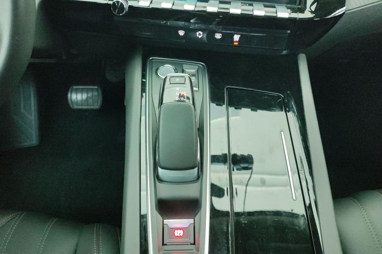 标致508L新能源 2021款 1.6T 插混科技版中控内饰18