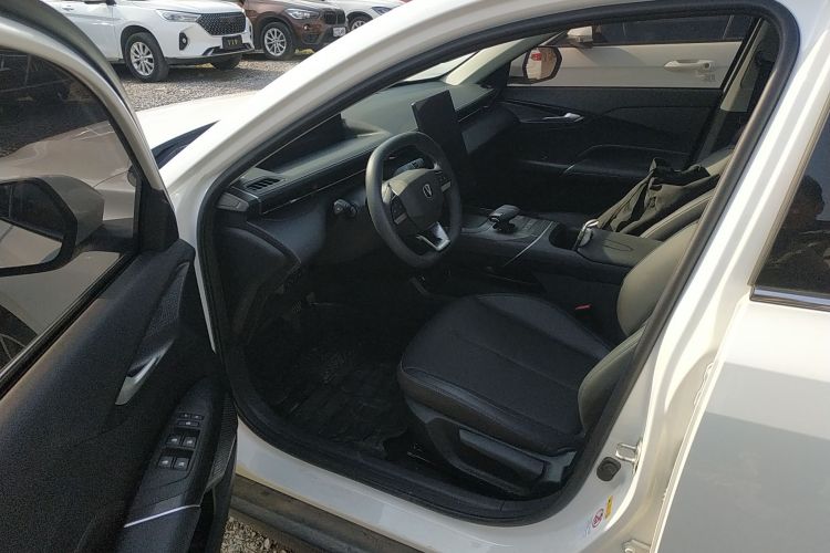 长安 逸动 2025款 蓝鲸 1.5T 500Bar尊贵型中控内饰20