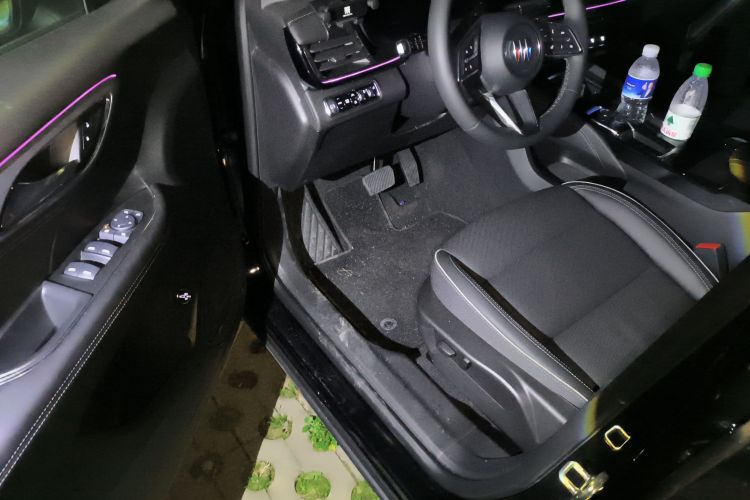 别克 2025款 昂科威Plus 28T 两驱白金版中控内饰20