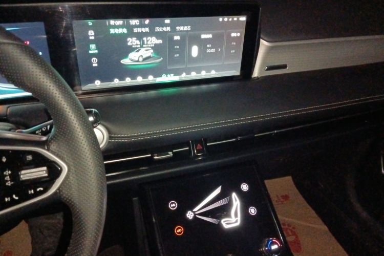 哪吒汽车 2023款 哪吒U-Ⅱ 挑战版 500 U秀 磷酸铁锂局部细节16