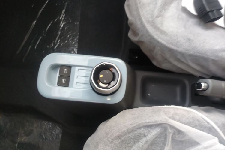 吉利银河 2024款 熊猫mini 200km 耐力熊中控内饰18