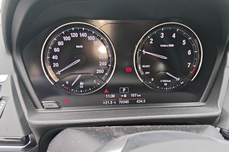 宝马1系 2020款 120i 时尚型中控内饰15