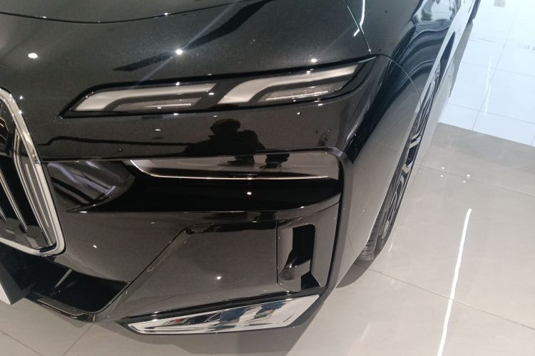 宝马7系 2023款 735Li M运动套装局部细节36