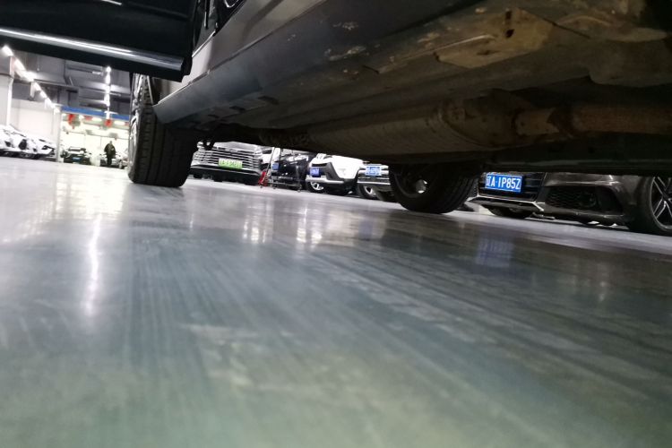 比亚迪 唐 2018款 2.0T 自动智联尊荣型 7座 国V局部细节9001