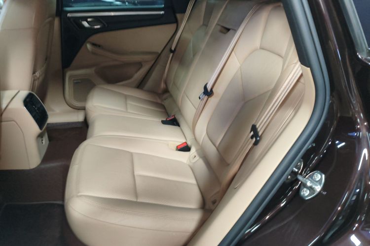保时捷 2022款 Macan 2.0T中控内饰7004
