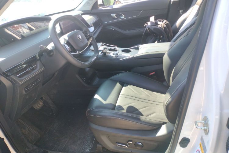 长安UNI-K 智电iDD 2024款 智电iDD 1.5T 135km智趣型中控内饰19