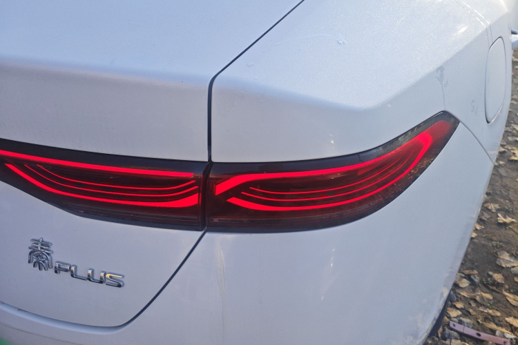 比亚迪 秦PLUS 2025款 DM-i 智驾版 55KM领先型车身外观9