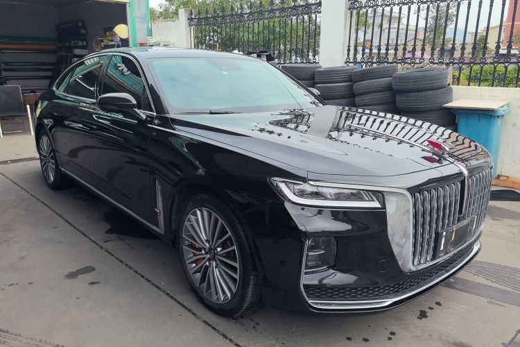 红旗H9 2022款 2.0T 智联旗享版车身外观3