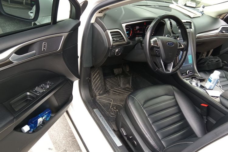 福特 蒙迪欧 2020款 EcoBoost 200 时尚型中控内饰7003