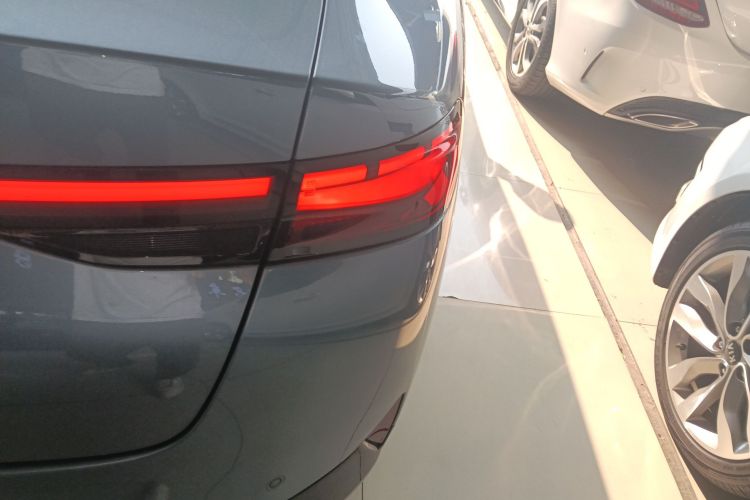 小鹏P5 2022款 460E+车身外观6006