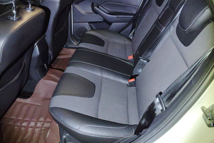 福特 福克斯 2012款 两厢 2.0L 自动豪华运动型中控内饰7004