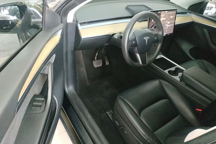 特斯拉 Model Y 2022款 改款 后轮驱动版中控内饰20