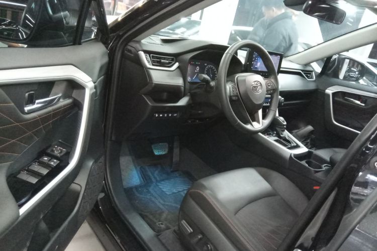 丰田 RAV4荣放 2024款 2.0L CVT两驱风尚Plus版中控内饰7003