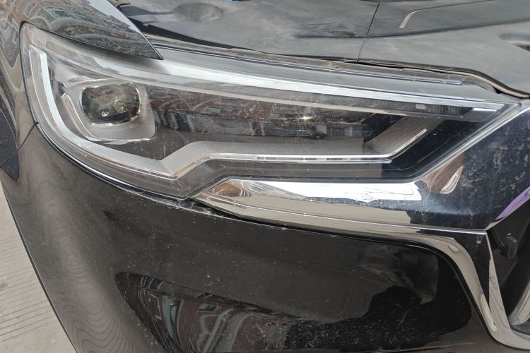 红旗HS5 2022款 2.0T 智联旗享版车身外观8