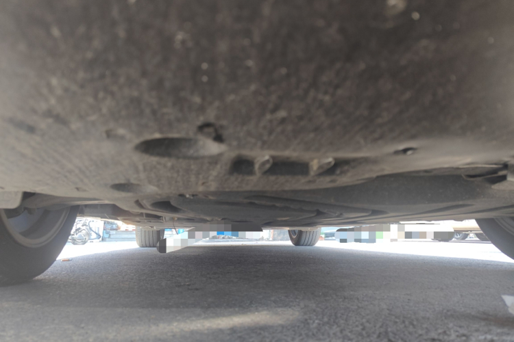 雷克萨斯ES 2025款 200 臻享版局部细节9008