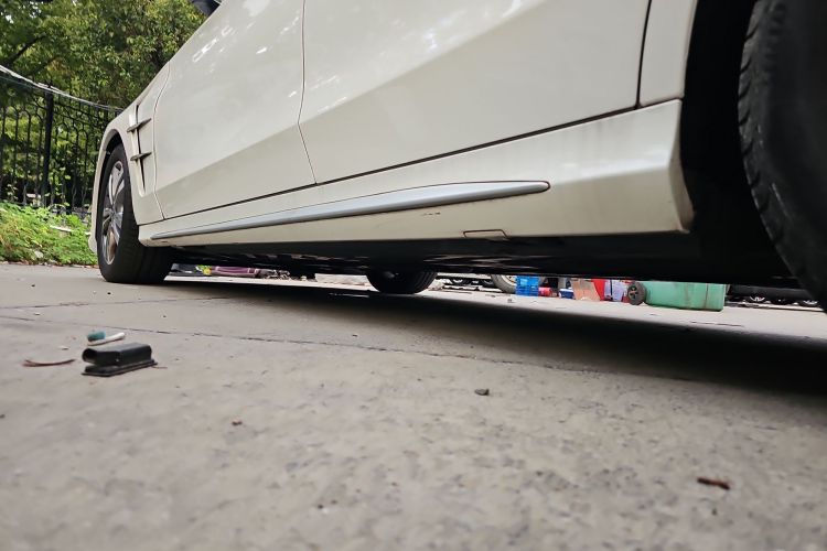 奔驰C级 2017款 改款 C 200 L 运动版局部细节9002