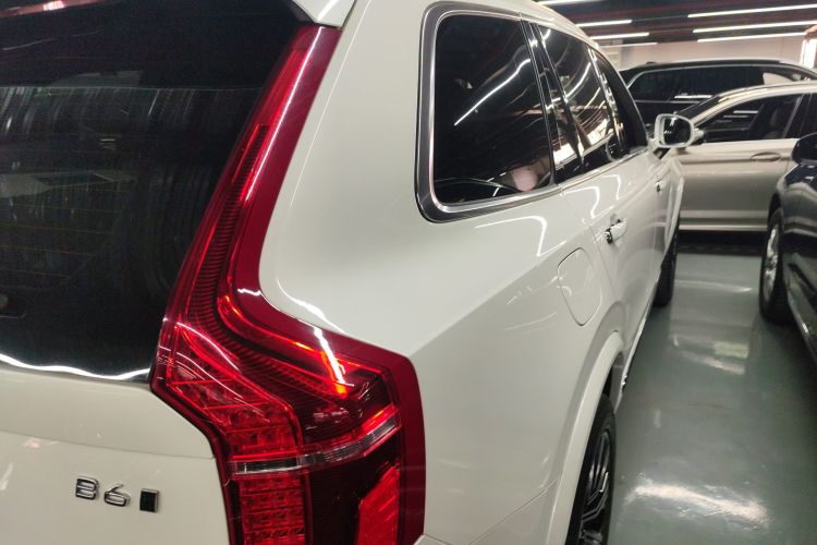 沃尔沃XC90 2021款 B6 智雅豪华版 7座车身外观9