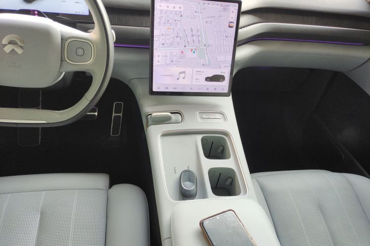 蔚来ES8 2023款 100kWh中控内饰18