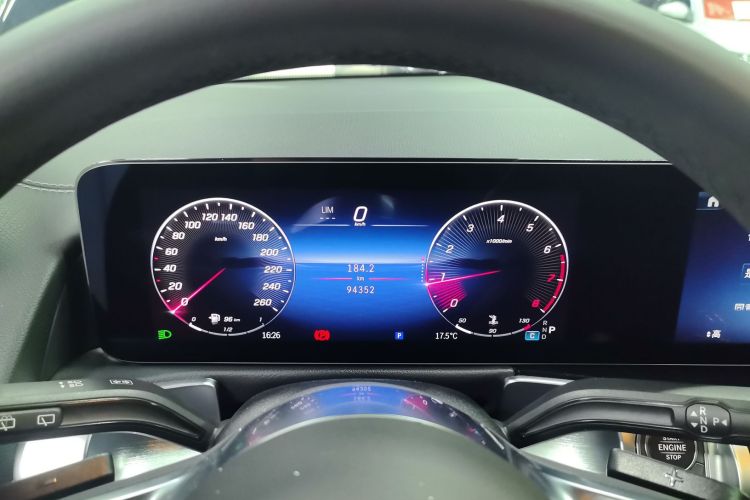 奔驰GLB 2024款 GLB 200 动感型中控内饰14