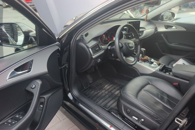 奥迪A6L 2018款 30周年年型 35 TFSI 运动型中控内饰20