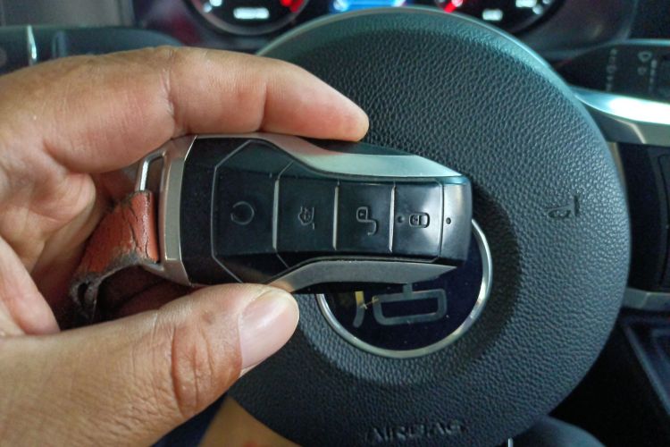 比亚迪 唐 2019款 2.0T 自动智联尊悦型 7座 国VI中控内饰11