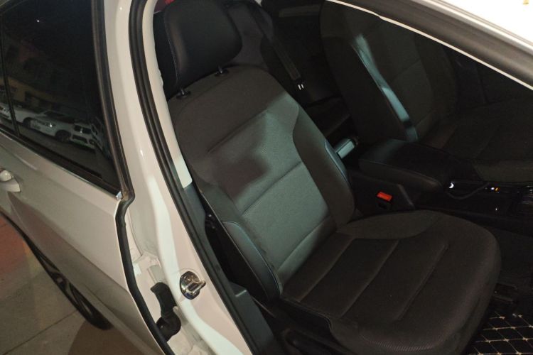 大众 高尔夫·纯电 2020款 驰局部细节41