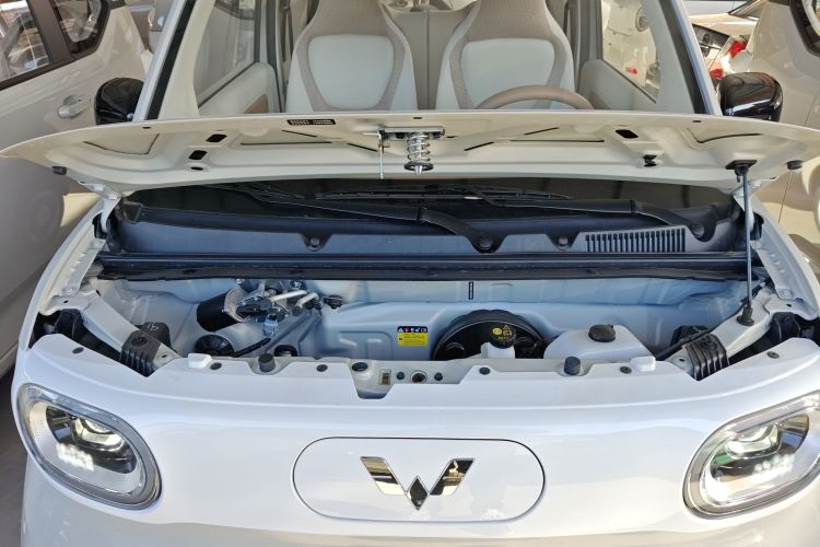 五菱汽车 宏光MINIEV 2024款 第三代 215km 青春版机舱底盘24