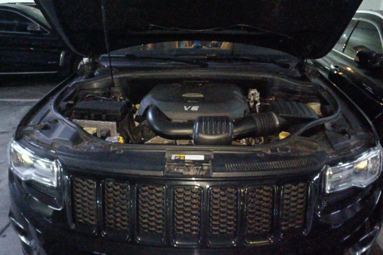 Jeep 大切诺基(进口) 2015款 3.0L 精英导航版局部细节24