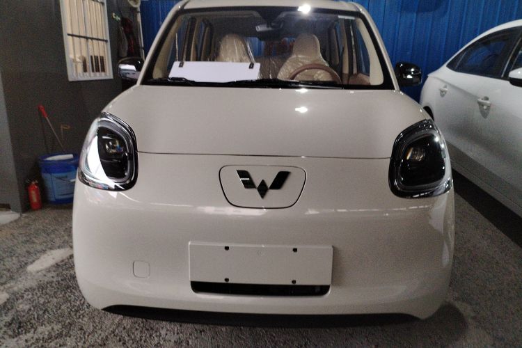 五菱汽车 宏光MINIEV 2025款 四门版 臻享款车身外观2