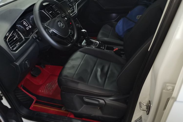 大众 T-ROC探歌 2018款 280TSI DSG两驱舒适型 国V中控内饰19