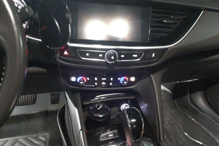 别克 君威 2017款 20T 精英型局部细节16