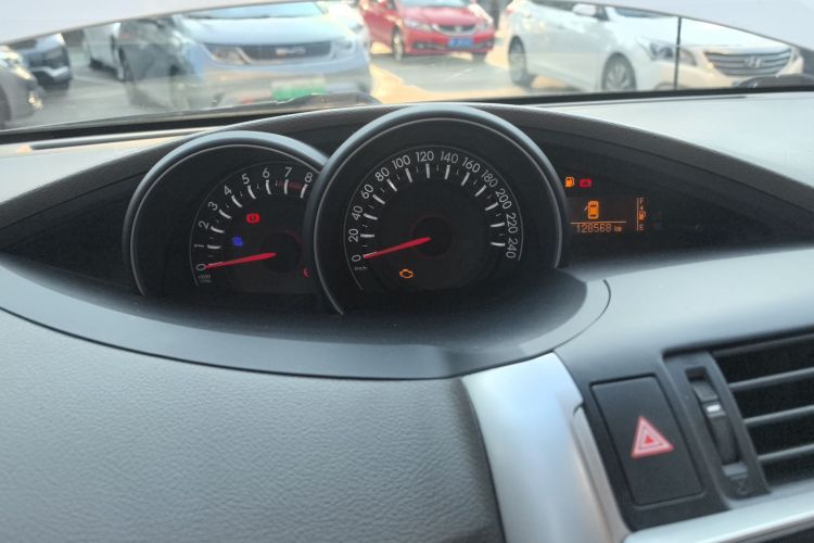 丰田 逸致 2015款 180E CVT跨界版局部细节14