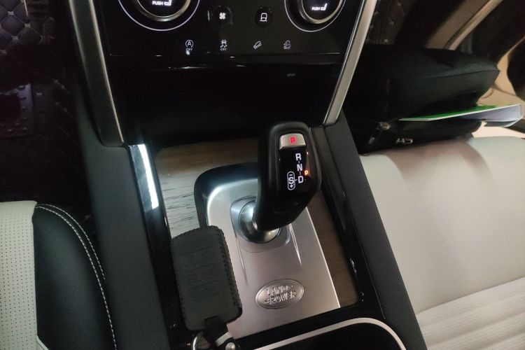 路虎 发现运动版 2022款 249PS R-Dynamic S 性能版 5座中控内饰18