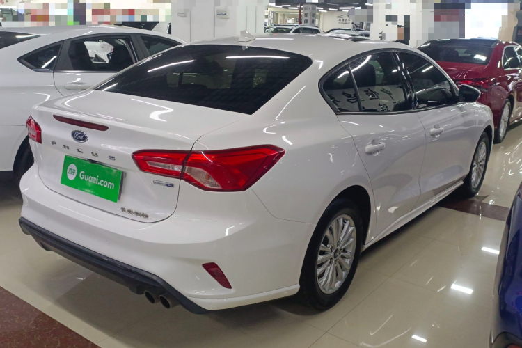 福特 福克斯 2020款 三厢 EcoBoost 180 自动锋潮型车身外观6006